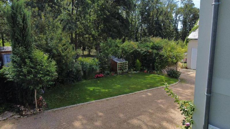 Logis Du Lievre D'Or Bed & Breakfast Montbazon Exterior photo