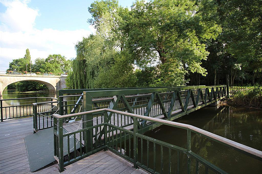Logis Du Lievre D'Or Bed & Breakfast Montbazon Exterior photo