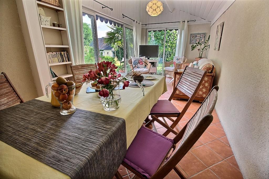 Logis Du Lievre D'Or Bed & Breakfast Montbazon Exterior photo